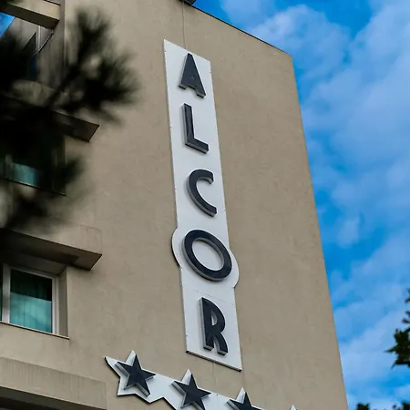 Alcor 4*